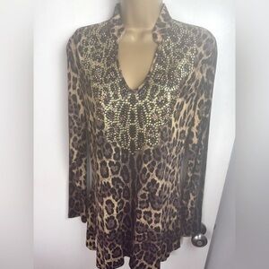 V Christina Vintage 90’s/Y2K Leopard/Cheetah Print MobWife Studded VNeck Shirt S